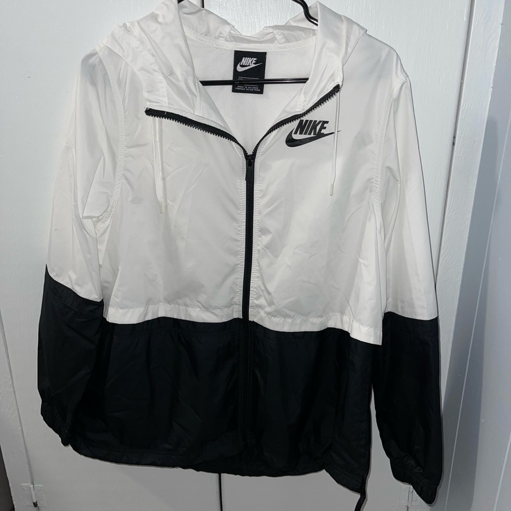 nike windbreaker